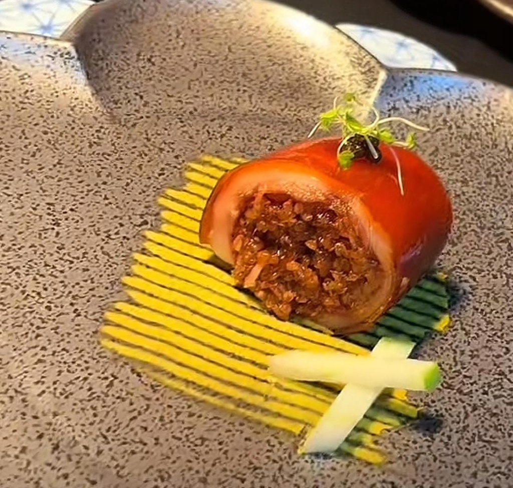 Glutinous Celebration Pig 乳猪糯米卷